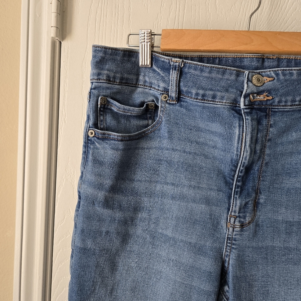 American Eagle Hi-Rise Artist Flare Jeans - Picture 13 of 13